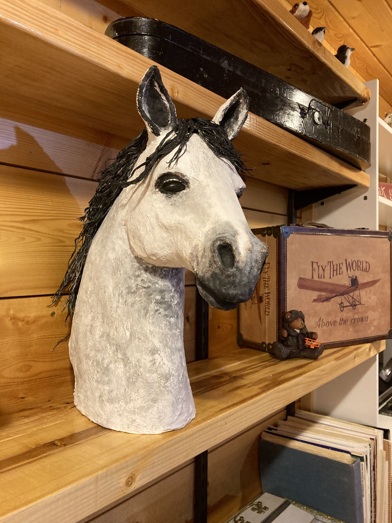 Horse head sculpture by Diana Dwelle